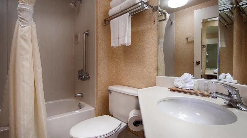 Surestay By Western Chicago Hotel 3*