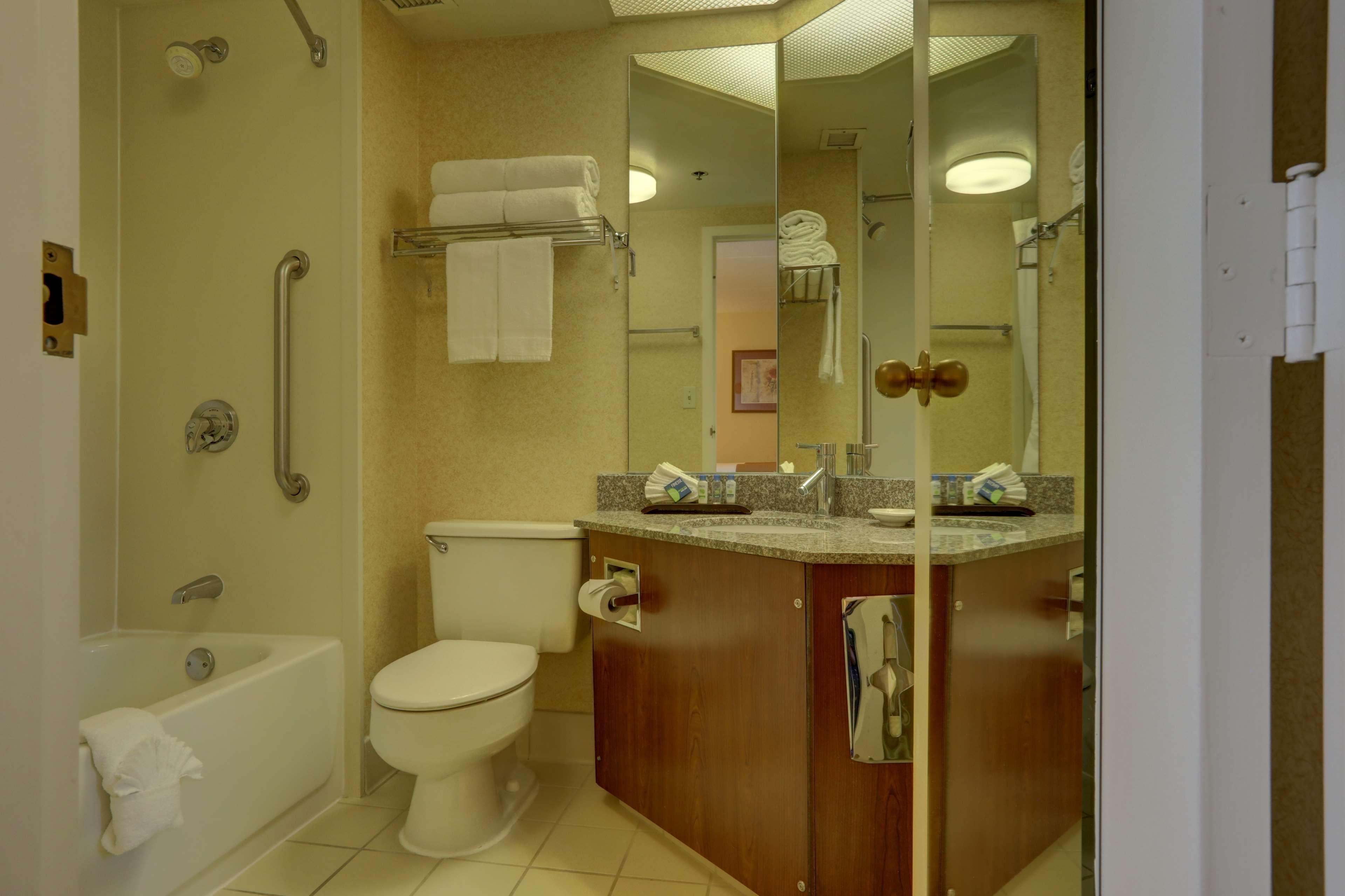 Surestay By Western Chicago Lombard